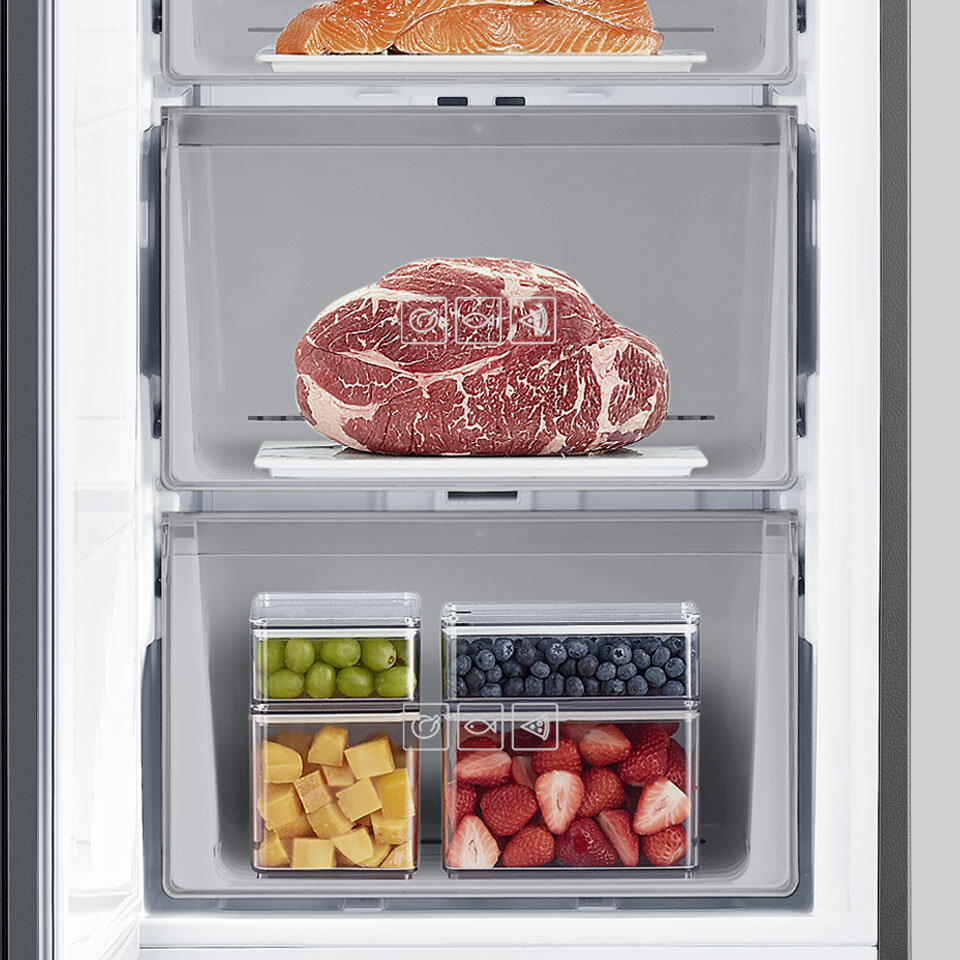W zamrażarce Samsung Bespoke można umieszczać różnorodne produkty - zarówno mięso i ryby, jak i owoce