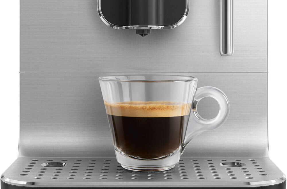 Ekspres SMEG BCC12BLMEU ciśnienie 19 barów pełna ekstrakcja kawy głębia smaku i aromatu prawdziwy smak włoskiego espresso kremowe cappuccino subtelne latte macchiato łatwe przyrządzanie gorącej wody elastyczność 