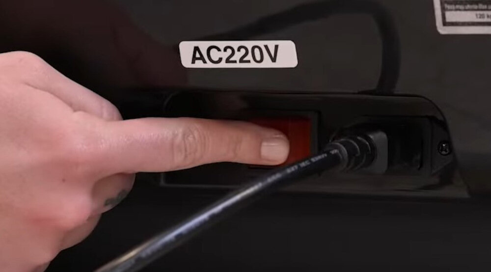 Bieżnia elektryczna TOORX Mirage C60 PB 2940W 18km-h funkcja przypominajaca o smarowaniu informacja na wyswietlaczu