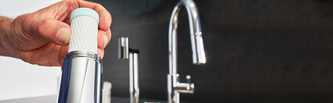 Zestaw filtrów FRANKE Vital High Flow 112.0606.785 dwie opcje High Flow High Performance redukacja szkodliwe zarazki tworzywa sztuczne