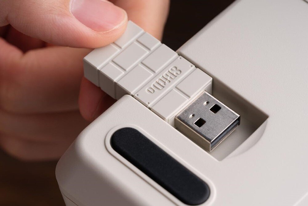 Klawiatura 8BITDO Retro 18 M łączność kompatybilność podłączenie schowek