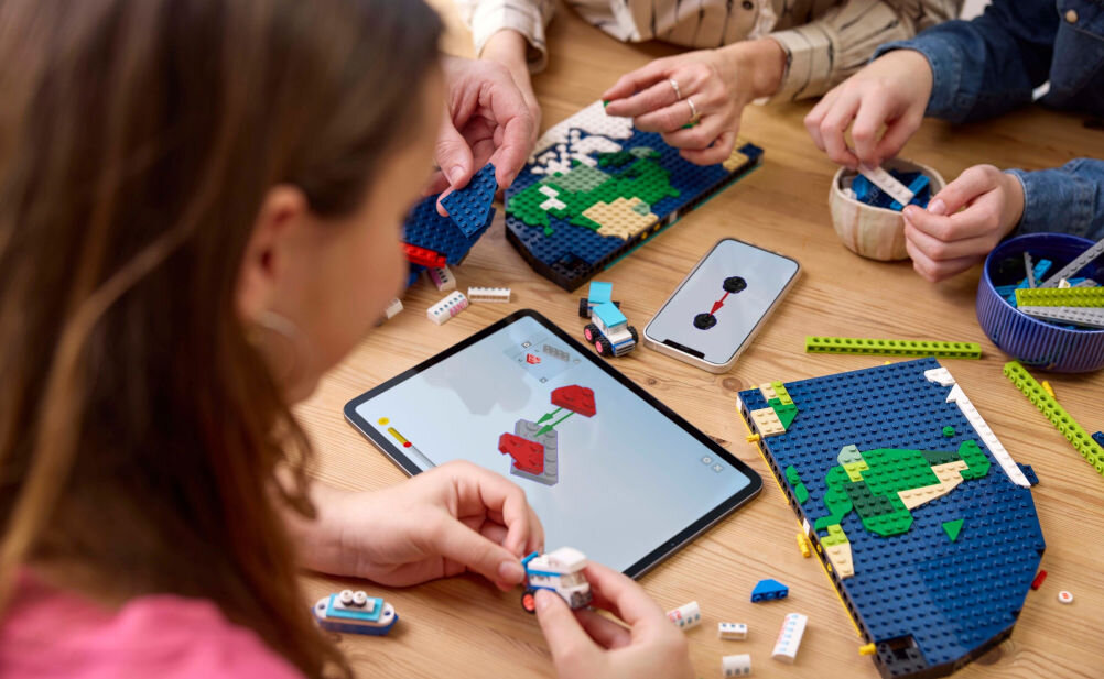 LEGO 41838 Wspomnienia z podróży wiele możliwości tworzenia i personalizacji pobudzają wyobraźnię oraz zdolności manualne