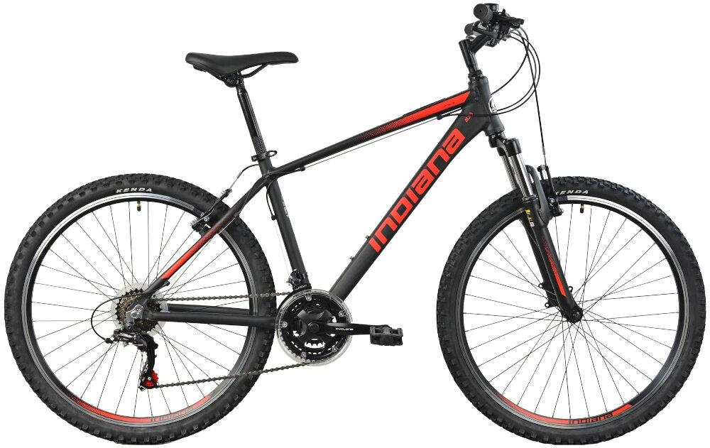 Rower górski MTB INDIANA X-Pulser 1.6 M15 26 cali męski Czarno-czerwony rower na białym tle widoczny z boku specjalne gwinty możliwość przymocowania uchwytu na bidon odblaski dobrze widoczny na drodze bezpieczna jazda dzwonek na kierownicy