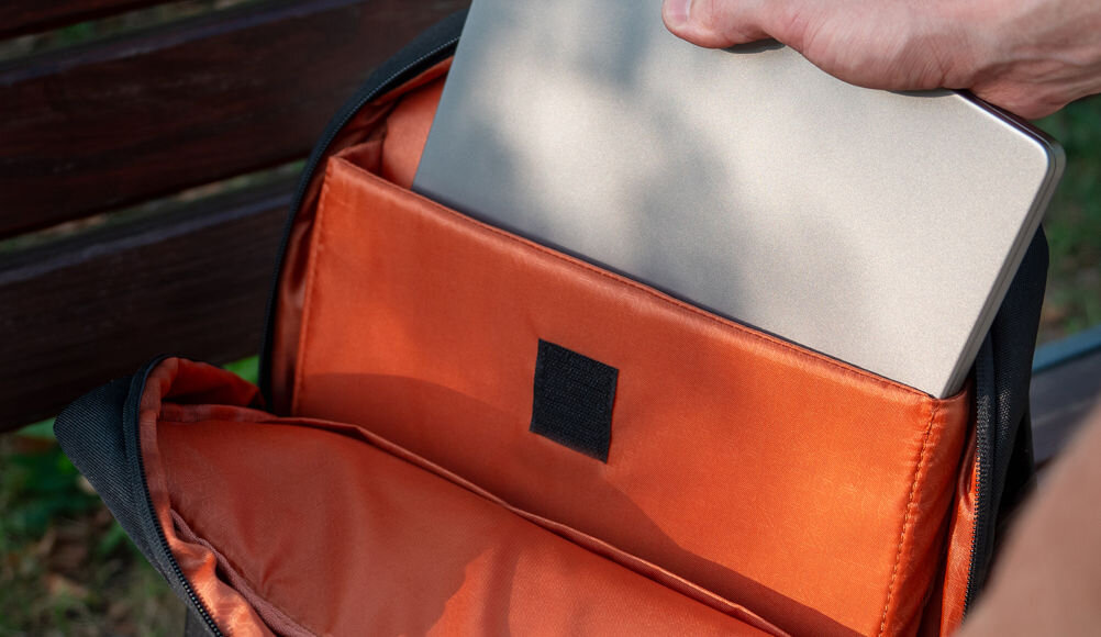 Plecak na laptopa NATEC Niala Ginger 15.6 cali Czarny praktyczne i bezpieczne rozwiązanie pojemność 18 L chroni laptopa do 15,6 cali przegroda z piankową wyściółką i zapięciem na rzep bez trudu zmieścisz książki, 
					ubrania czy inne potrzebne akcesoria