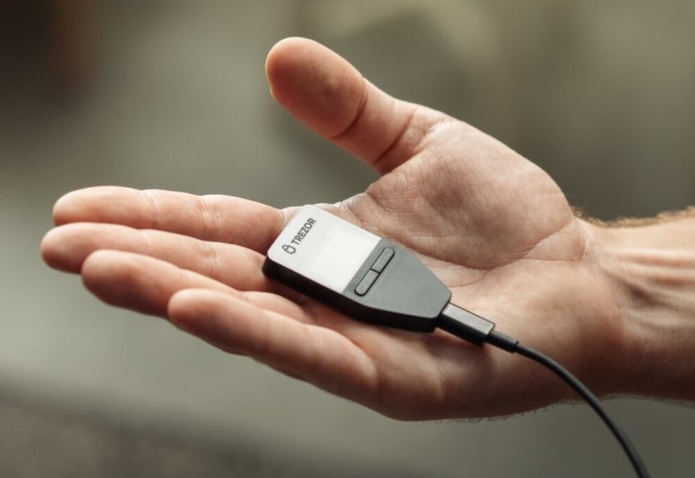 Portfel kryptowalut TREZOR Safe 3 Bezpieczeństwo 