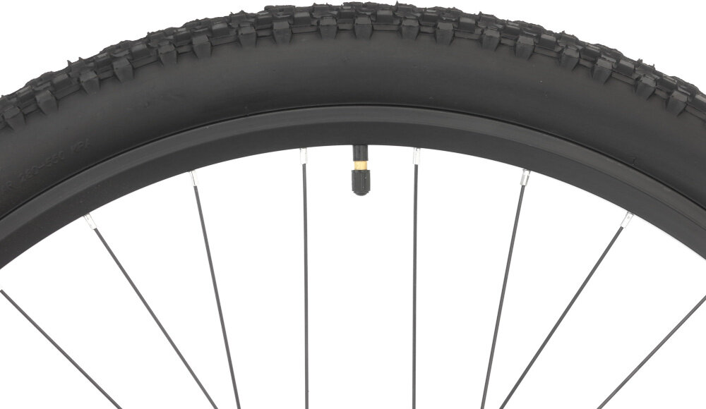 Rower górski MTB INDIANA X-Pulser 1.9 M17 29 cali męski Szaro-czarny zbliżenie na oponę rozmiar koła 29 cali łatwe pokonywanie przeszkód duży kontakt koła z podłożem szerokie opony marki KENDA dobra przyczepność stożkowe obręcze marki RUNTOBIKE zachowanie regularnego kształtu kół stabilne trzymanie opony bezpieczna i komfortowa jazda regularne sprawdzanie ciśnienia powietrza wartość na bocznej części opony