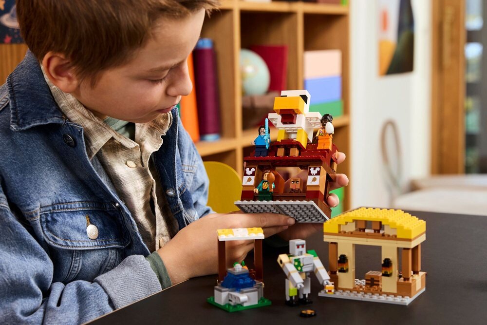 LEGO 21273 Minecraft Atak balonowego Ghasta na wioskę  pomysł na prezent  