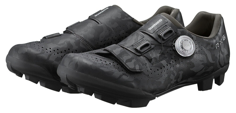 Buty rowerowe SHIMANO SH-RX600 Czarny rozmiar 47 para butów na białym tle widoczna od przodu pod skosem dla pasjonatów kolarstwa efektywność gravel komfort stabilność