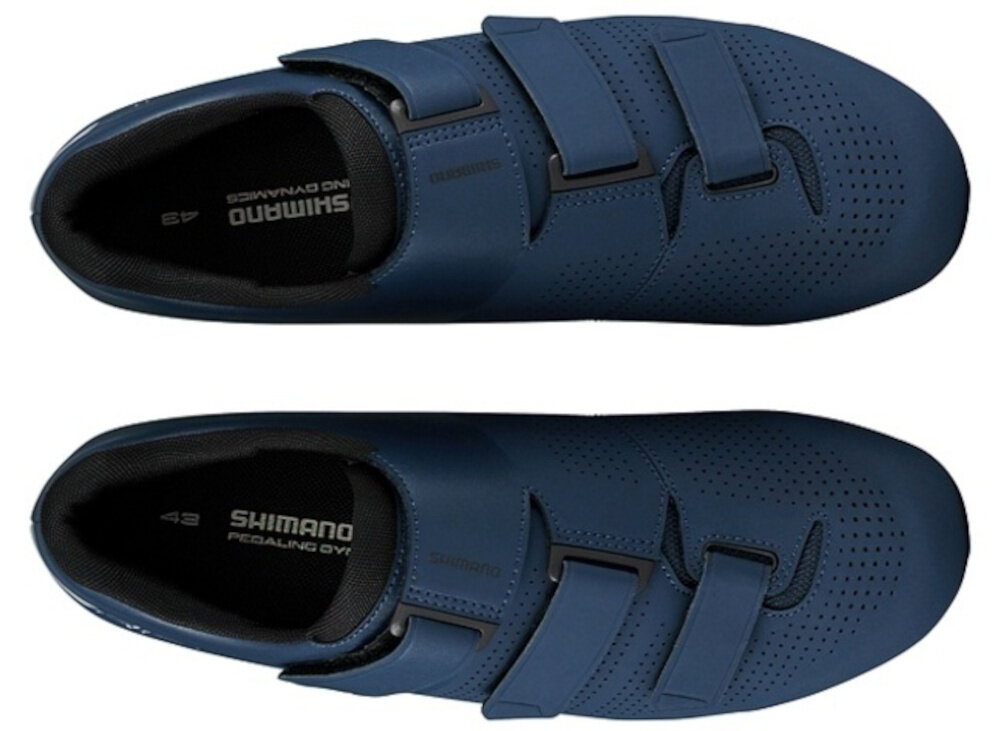 Buty rowerowe SHIMANO SH-RC102 Granatowy rozmiar 45 para butów na jasnym tle widoczna z góry wysoka jakość wydajnośc komfort podeszwa z lekkiego nylonu wzmocniona włóknem szklanym optymalna sztywność