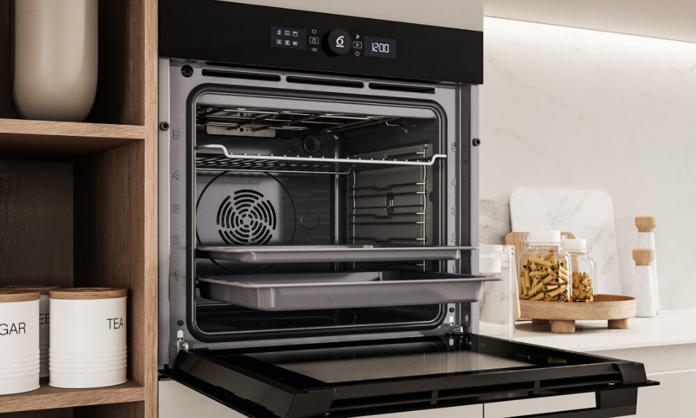 PIEKARNIK WHIRLPOOL WOI78PT1SSGA lifestyle front otwary wnętrze ruszt blachy dekoracje kuchenne pojemność 73 litry Komora XXL dużo miejsca wnętrze swoboda elastyczność