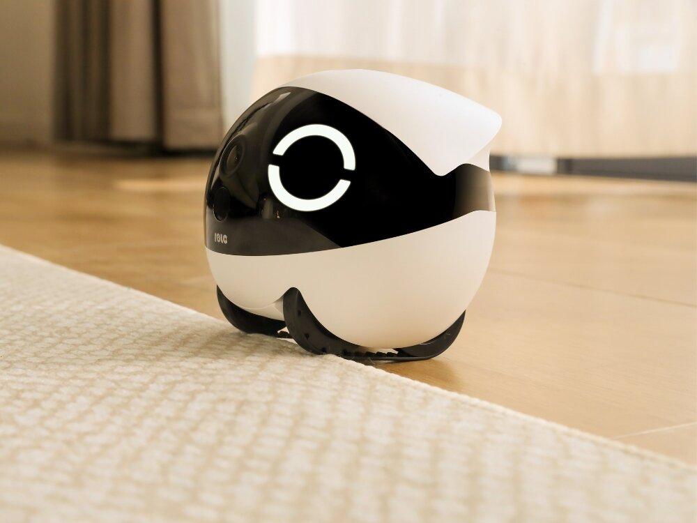 Inteligentny robot towarzyszący ENABOT ROLA Mini
robot na podłodze gadżet technologia smart home dom kamera