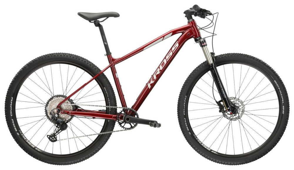 Rower górski MTB KROSS Level 6.0 M20 29 cali męski Rubinowo-srebrny rower na białym tle widoczny z boku specjalne gwinty możliwość przymocowania uchwytu na bidon