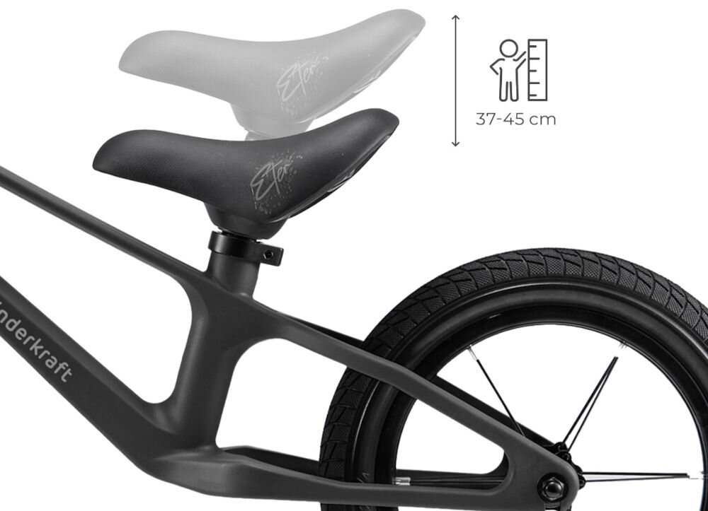 Rowerek biegowy KINDERKRAFT Eter Czarny białe tło czarny rower regulacja siedzenia od 37 do 45 cm  rośnie razem z dzieckiem z trwałej łatwej do czyszczenia ekoskóry  elegancki wygląd komfort użytkowania ergonomicznie zaprojektowana konstrukcja prawidłowa postawa przez wiele sezonów