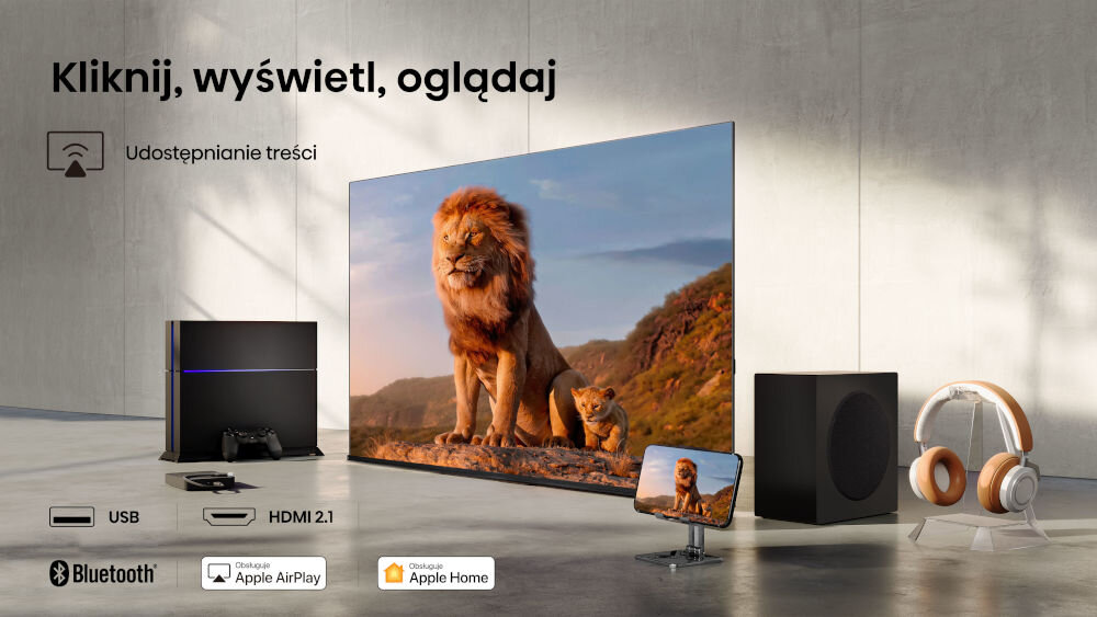 Telewizor HISENSE 50A7Q - Proste udostępnianie treści, Share to TV, telewizor pod skosem stojący na podłodze z różnego typu sprzętami